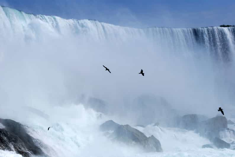 Toronto Excursion d une journée en petit groupe aux chutes du Niagara GetYourGuide