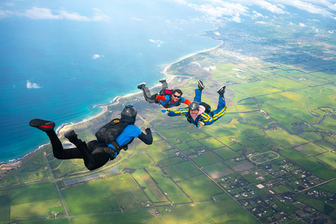 Barwon Heads: Great Ocean Road Skydiving w/ Transfer Option GO LOW! Weekend Tandem Skydive 8,000ft & Melbourne Transfer