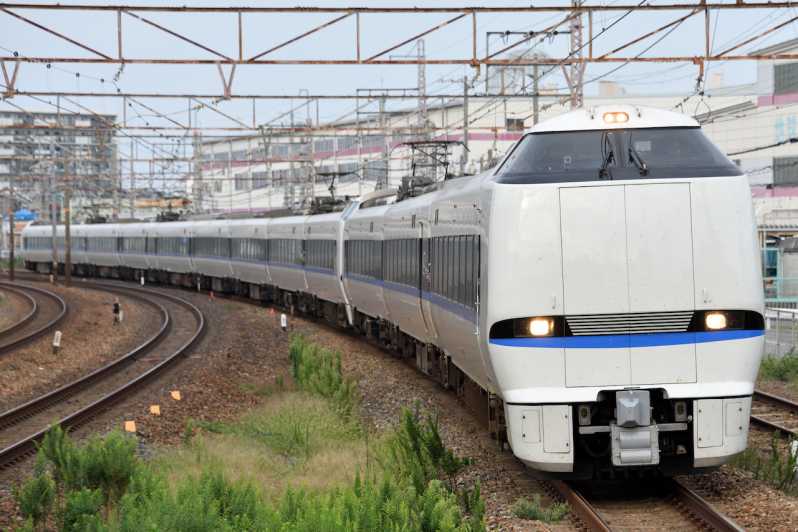 De Kanazawa: bilhete de trem Thunderbird de ida para Osaka