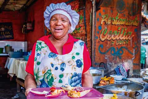 Cartagena: Bazurto Market Food Tour by Anthony Bourdain