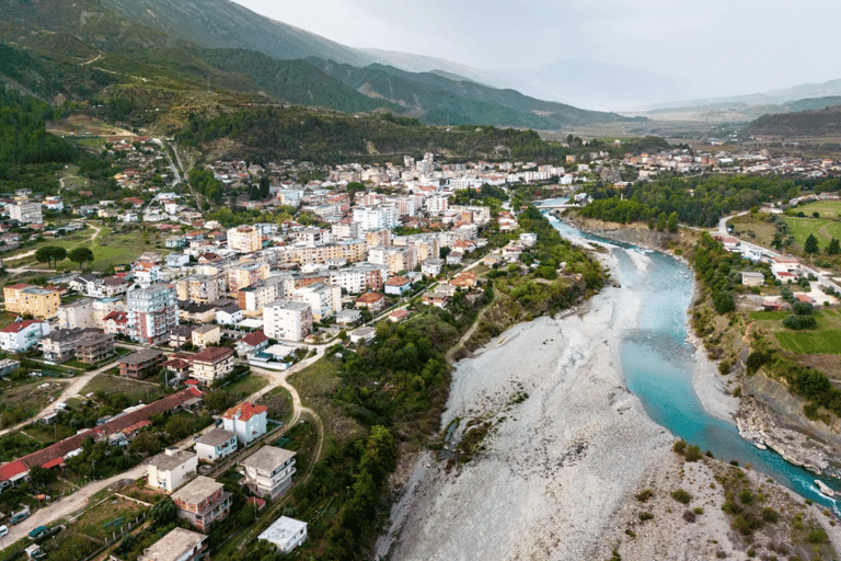 Von Tirana/Durres/: Permet, Thermalbäder &amp; Canyon