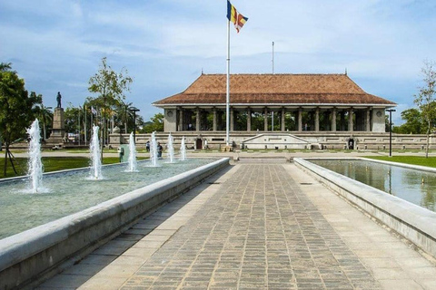 Colombo: Gangaramaya Temple and City Highlights Tour
