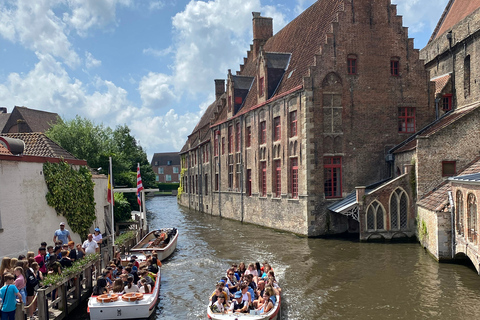 Unforgettable Bruges: Sightseeings, History and Tasting.Bruges: Guided Walking Tour, Stories, Mysteries and People