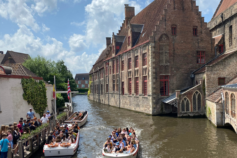 Unforgettable Bruges: Sightseeings, History and Tasting.Bruges: Guided Walking Tour, Stories, Mysteries and People