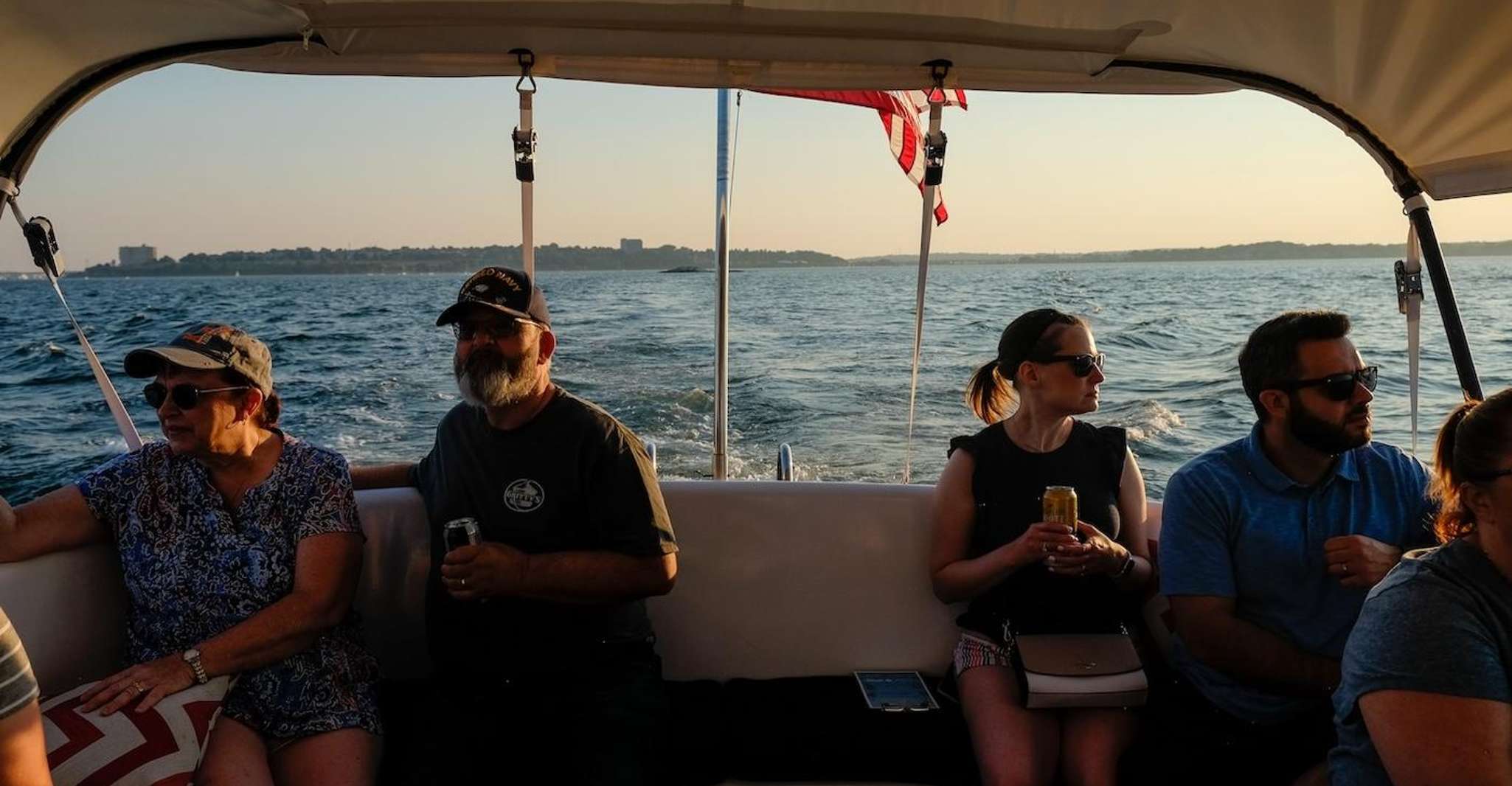 Portland, Sunset Lighthouse Cruise en Casco Bay con bebidas - Housity