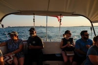 Portland, Sunset Lighthouse Cruise dans la baie de Casco avec des boissons - Housity