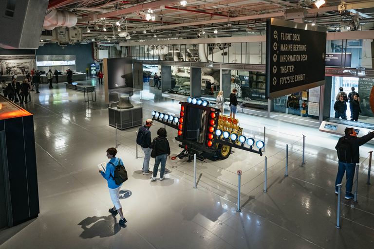 NYC: Muzeum Intrepid i bilet wstępu na wystawę ApolloBilet wstępu do muzeum Intrepid