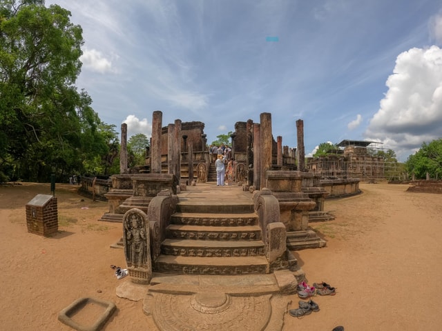 Polonnaruwa Sightseeing Tour en Minneriya Elephant Safari