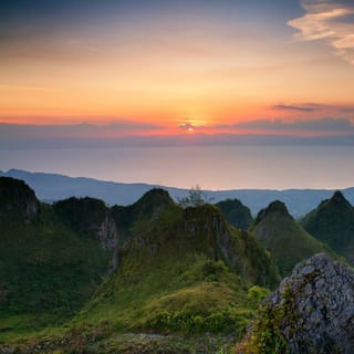 Cebu: Osmeña Peak and Kawasan Falls Tour