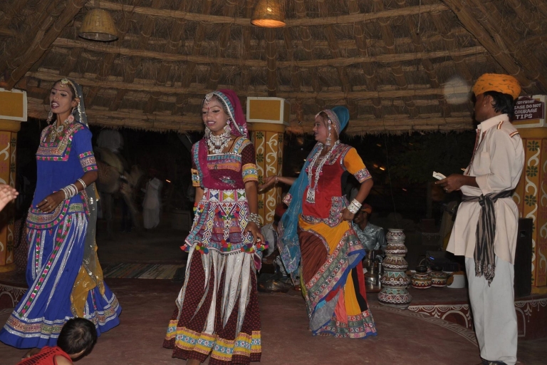 Jaipur: Expérience du village local de Chokhi DhaniVisite avec transport uniquement