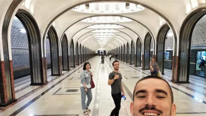 moscou promenade historique avec métro cathédrale et visite de larbat