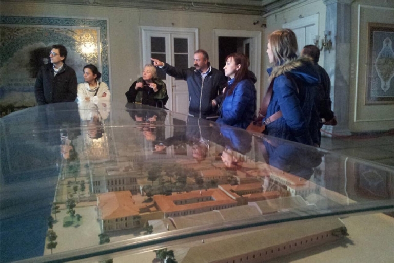 Istanbul : visite guidée du palais de Dolmabahçe & d'UskudarVisite d’une demi-journée l’après-midi