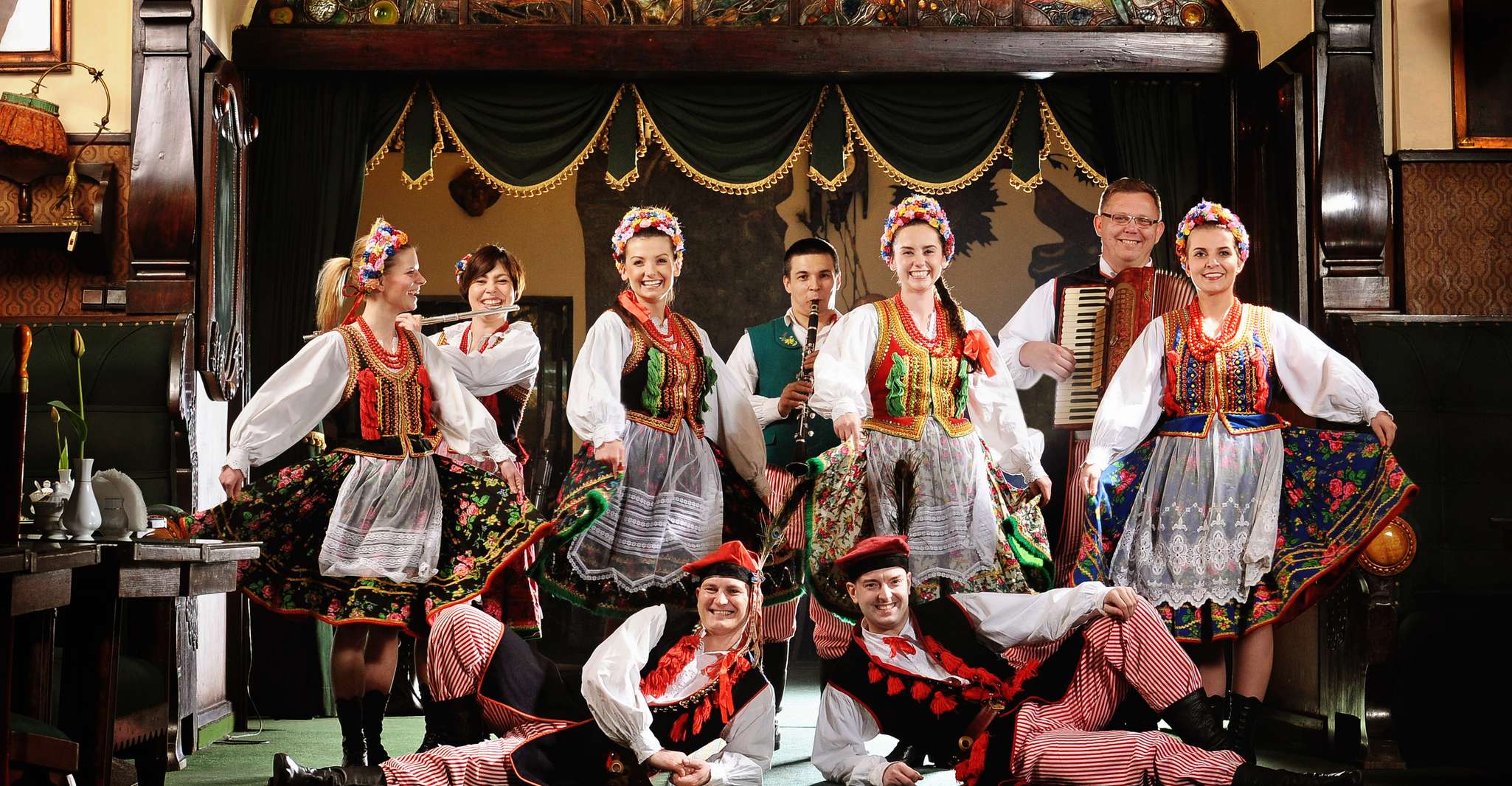 Krakow, Folk Show & 3-Course Dinner at Jama Michalika Café