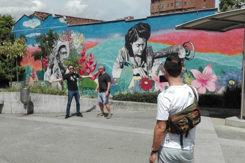 Medellín: tour privado de arte callejero por la Comuna 13Medellín: tour privado de grafitis por la Comuna 13