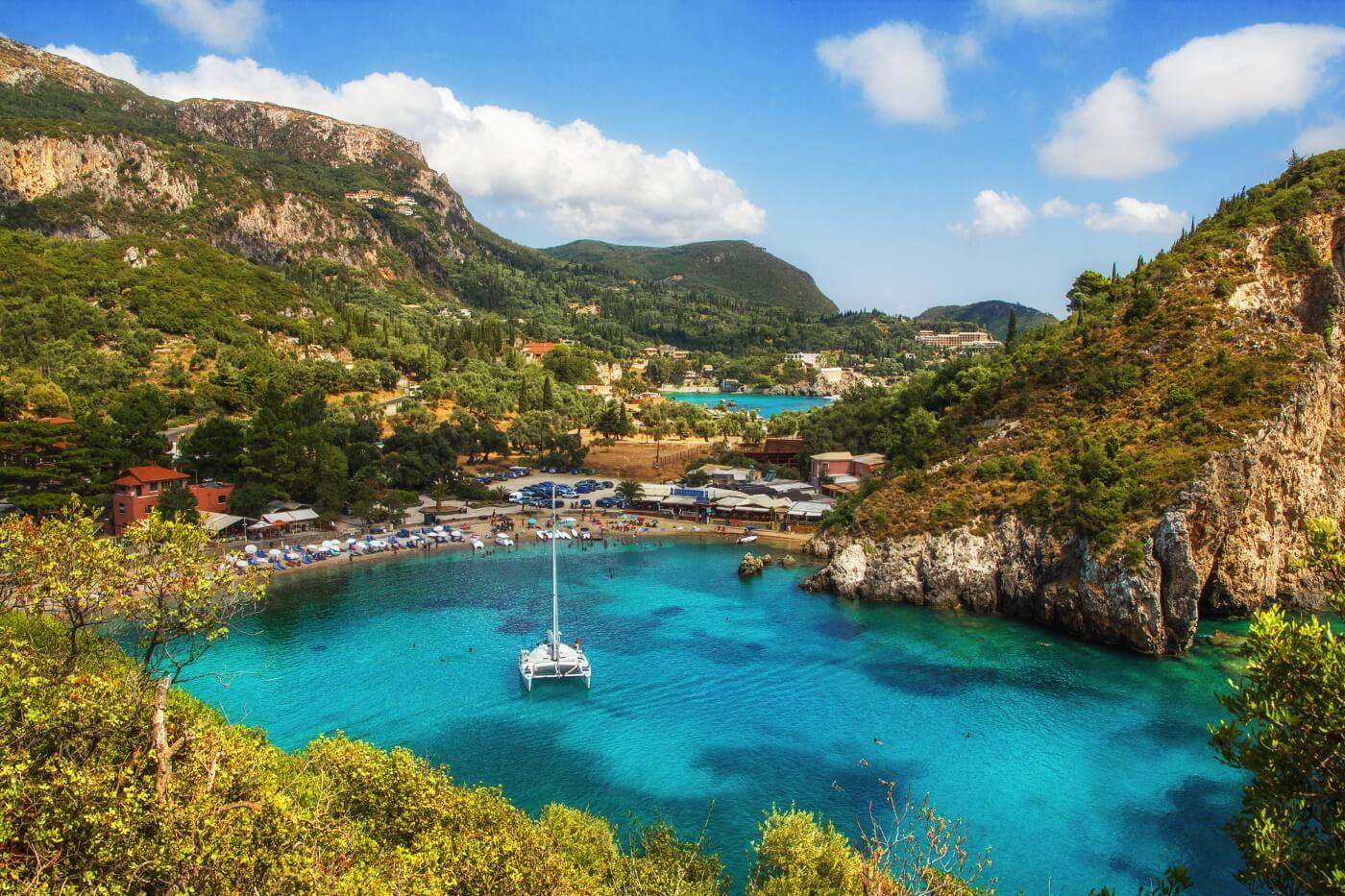 Ab Saranda: Tagestour nach Korfu – Ausflug nach Paleokastritsa