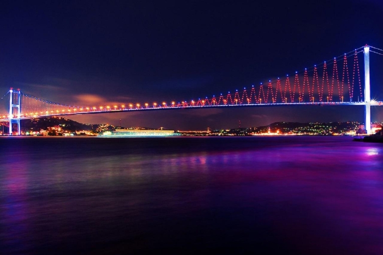 Istanbul: 4 heures Bosphore Dîner et croisièreDîner et croisière sur le Bosphore
