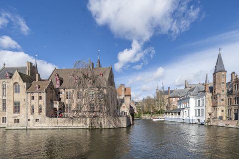 Los lugares más bellos y la cautivadora historia de Brujas.