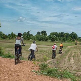 Sukhothai: 2,5 tunnin opastettu maaseudun auringonlaskun pyöräretki