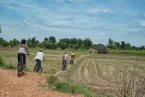 sukhothai 2.5hour guided sunset bike tour
