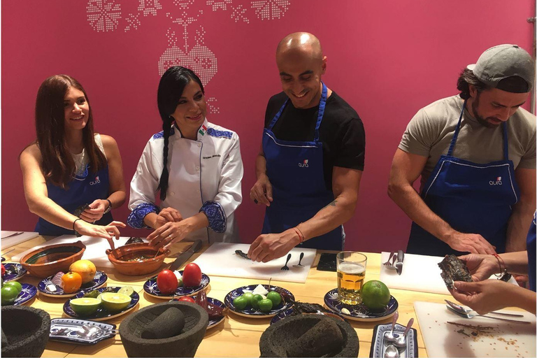Mexico City: Street Taco Cooking Class & Market Tour