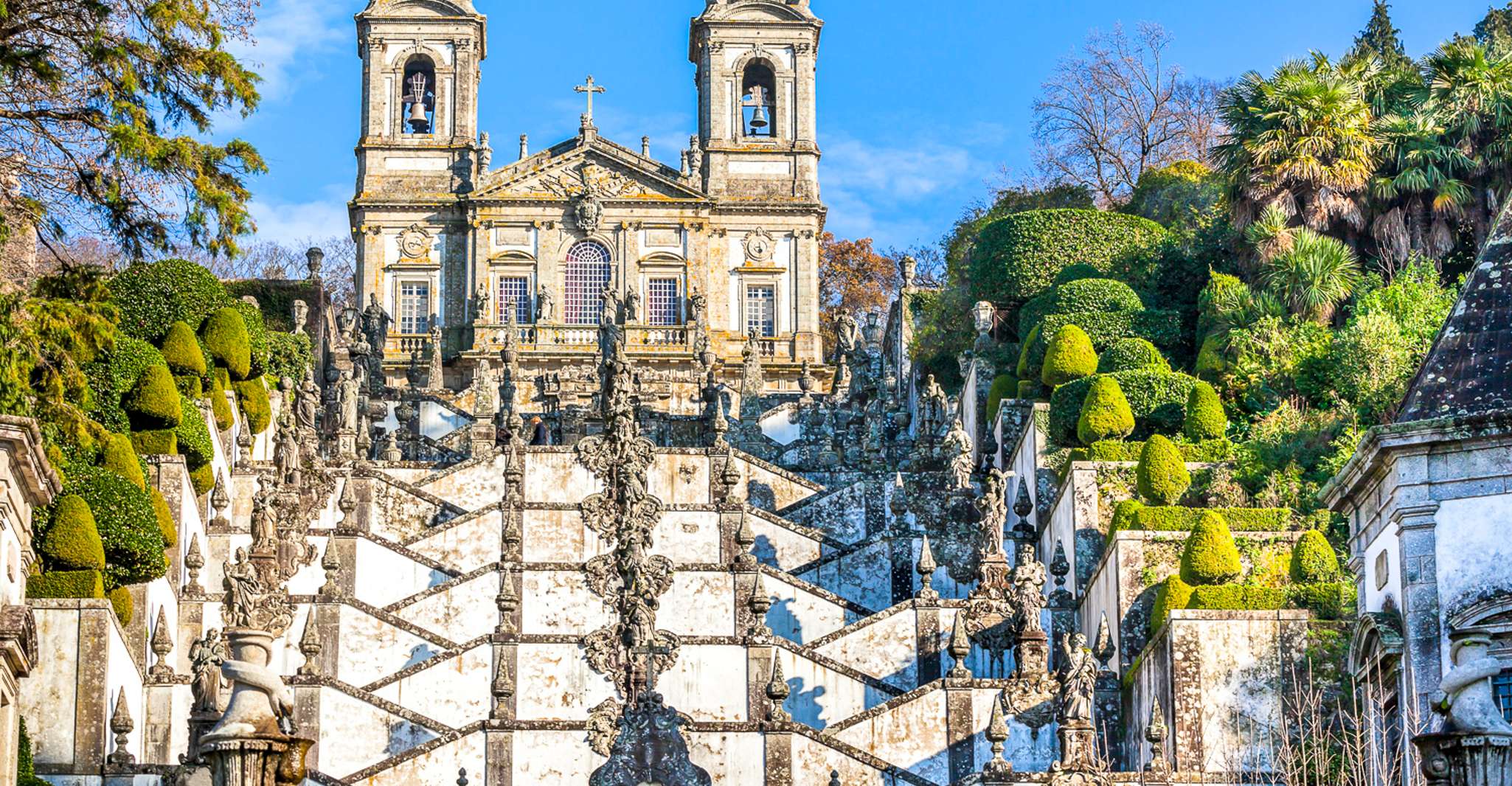 From Porto: Braga & Guimarães with Lunch Small Group Tour