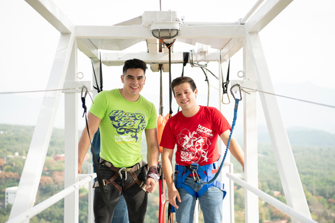 Santiago: Bungyjump i parken Cola de Caballo