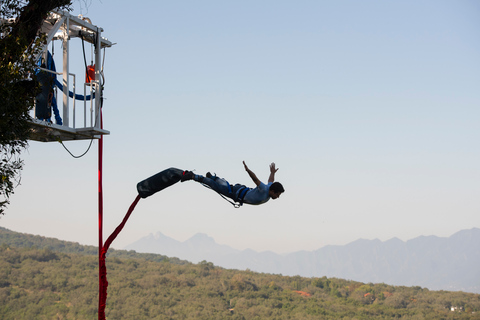 Santiago: bungeejumpen in het Cola de Caballo-park