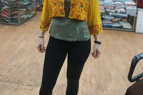 Wedding Wear & Bollywood Glam Shopping Tour (Women-Led Tour) Wedding Wear & Bollywood Glam Shopping Tour (Half-Day Tour)