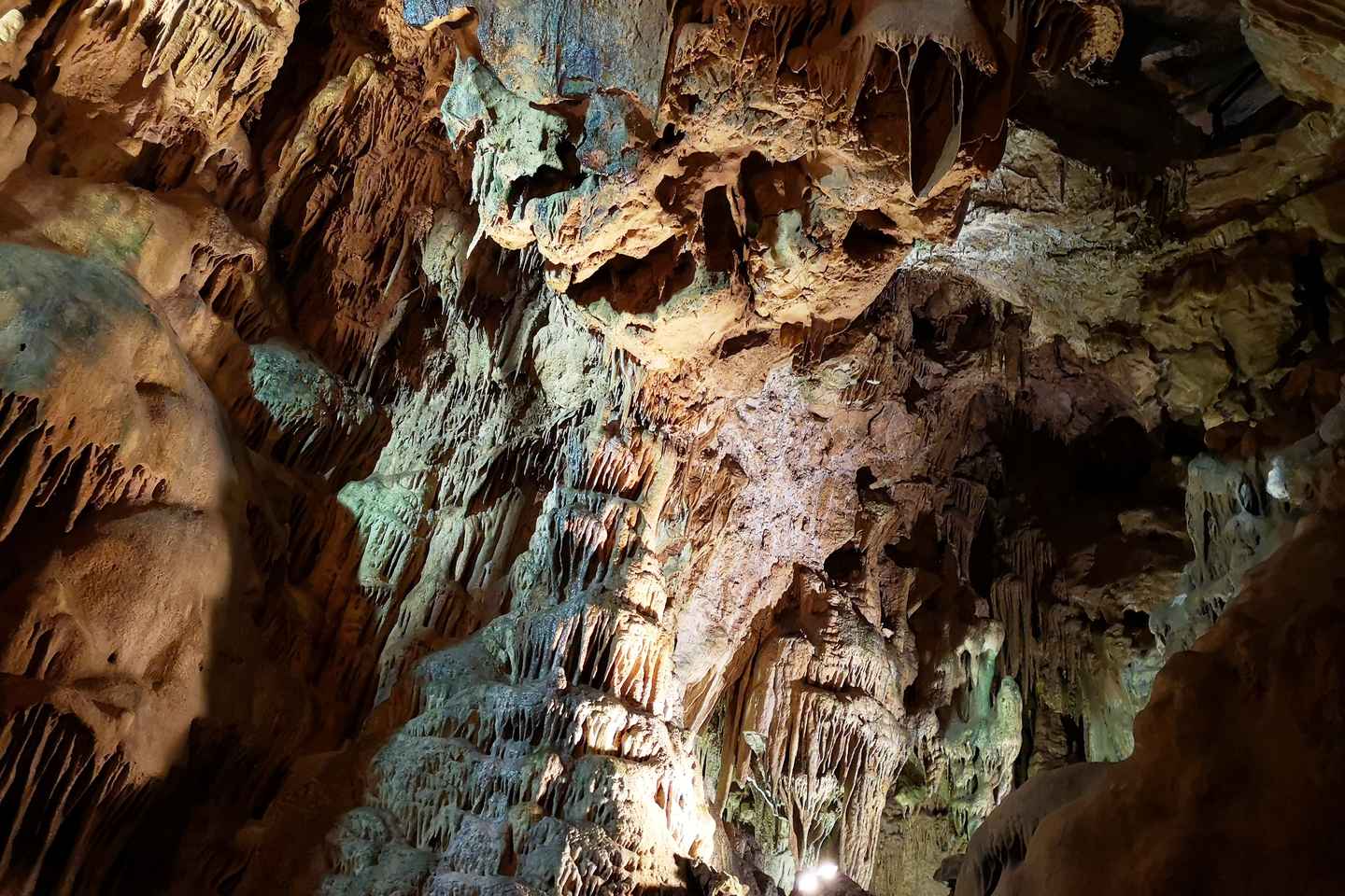 From Belgrade: Full Day Tour to Resava Valley