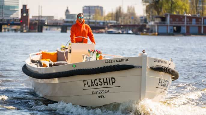 amsterdam private canal cruise w/ drinks pizza or burger