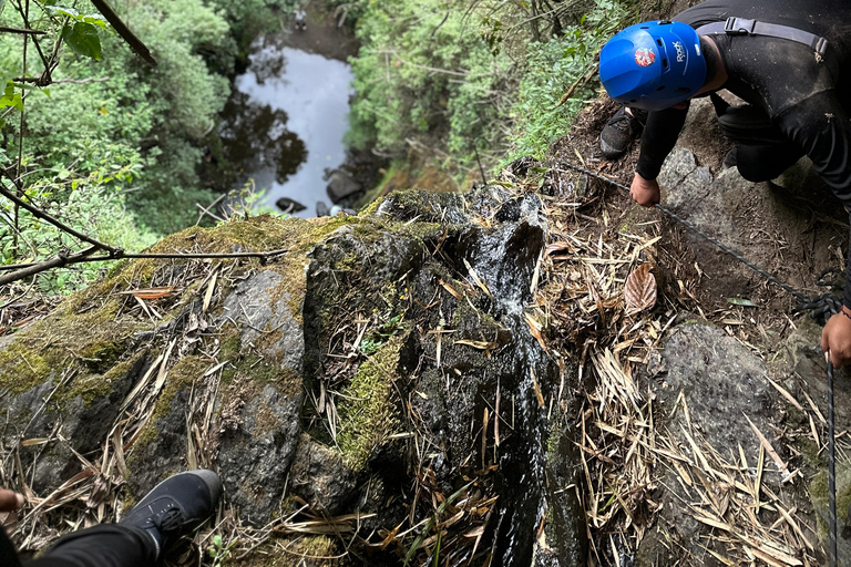 Quito: Rappel in 3 waterfalls of the Volcano, Hiking, Extreme Sports