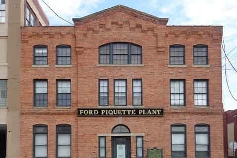 Detroit: entrada na fábrica da Ford Piquette Avenue e visita guiada