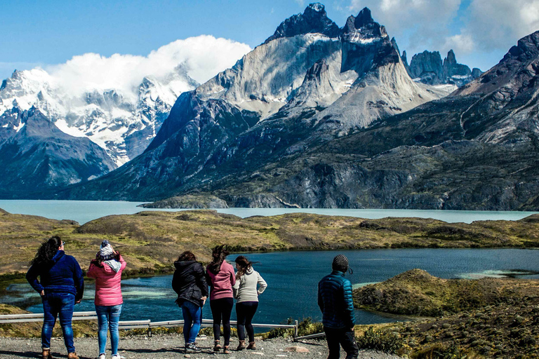 Puerto Natales : Visite d&#039;une jounée de Torres del PainePuerto Natales : Excursion d&#039;une journée complète à Torres del Paine