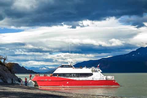 Full Day Torres del Paine Park and Boat Trip to Grey Glacier