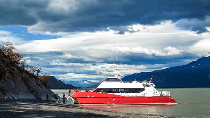 full day torres del paine park and boat trip to grey glacier