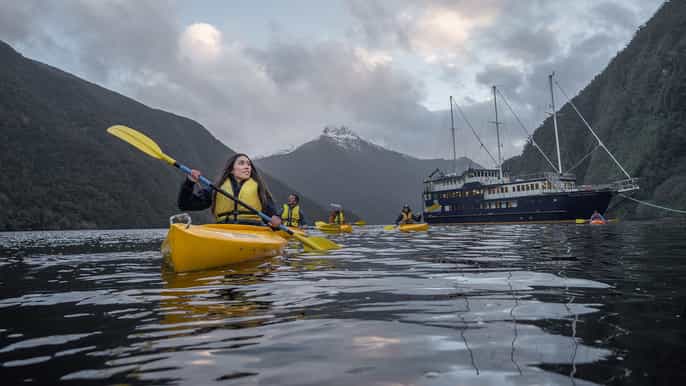 from manapouri doubtful sound overnight cruise