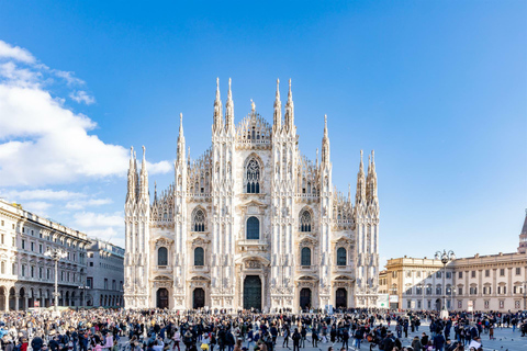 Milano: Tour privato guidato a piedi con aperitivoGiro in inglese