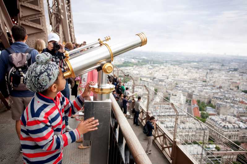 tourist trap in paris