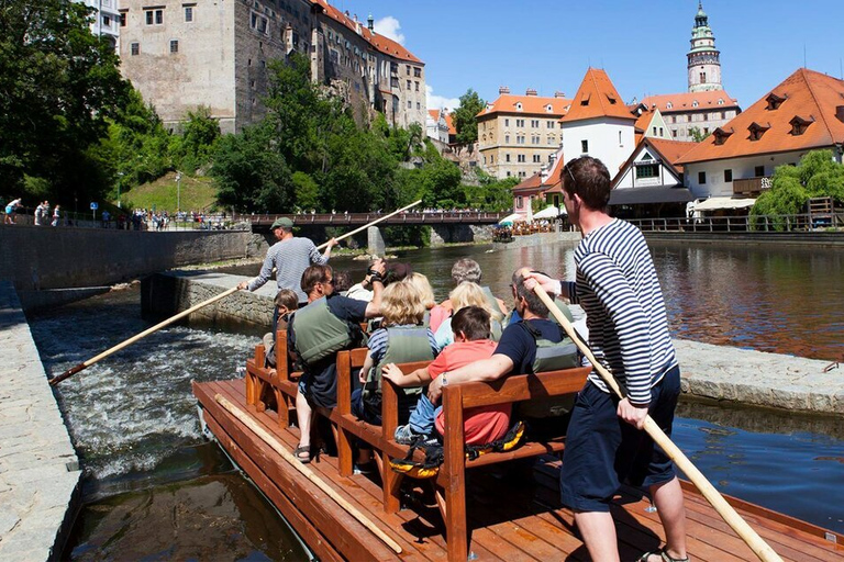Český Krumlov: Crociera in zattera di legno sul fiumeČeský Krumlov: Crociera sul fiume in zattera di legno