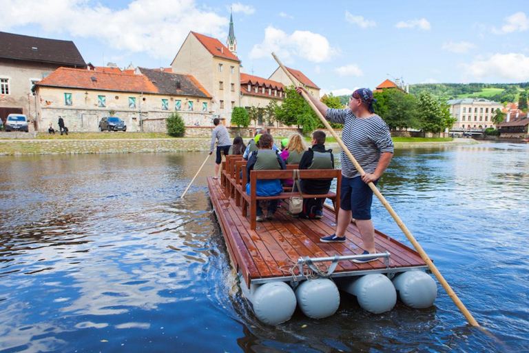 Český Krumlov: Crociera in zattera di legno sul fiumeČeský Krumlov: Crociera sul fiume in zattera di legno