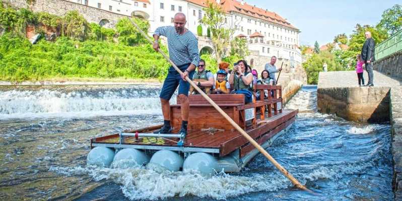 Český Krumlov: Boottocht op een houten vlot