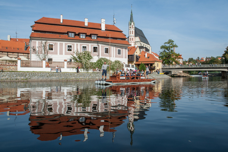Český Krumlov: Crociera in zattera di legno sul fiumeČeský Krumlov: Crociera sul fiume in zattera di legno