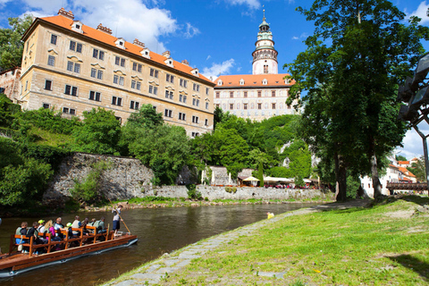 Český Krumlov: Crociera in zattera di legno sul fiumeČeský Krumlov: Crociera sul fiume in zattera di legno