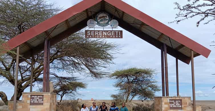 Arusha: Serengeti and Ngorongoro Multi-Day Camping Safari