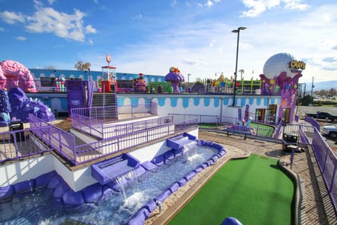Pigeon Forge: Crave Golf Club Mini-Golf Experience