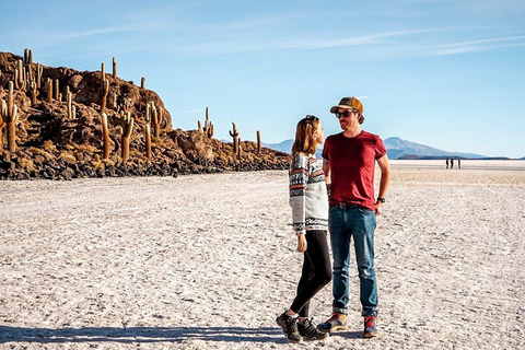 Uyuni: Dagsutflykt, salta lägenheter och solnedgångsupplevelseTur med endast spansktalande förare