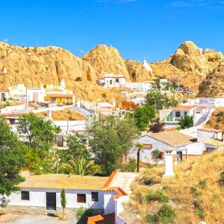 From Granada: Guadix and Tabernas Desert Full-Day Tour