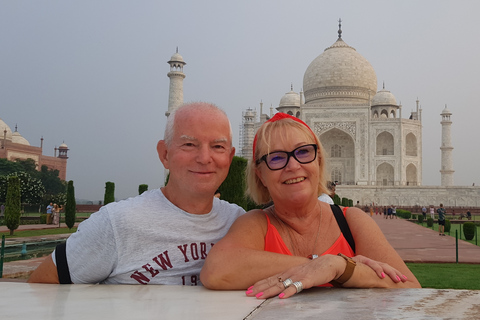 Agra: 3-Hour Private Guided Walking Tour of the Taj MahalTour without Transfers