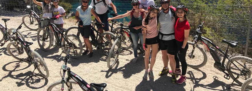 Cassis : Circuit des calanques et des points de vue en E-Bike de montagne