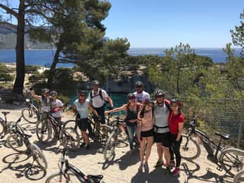 Cassis : Circuit des calanques et des points de vue en E-Bike de montagne